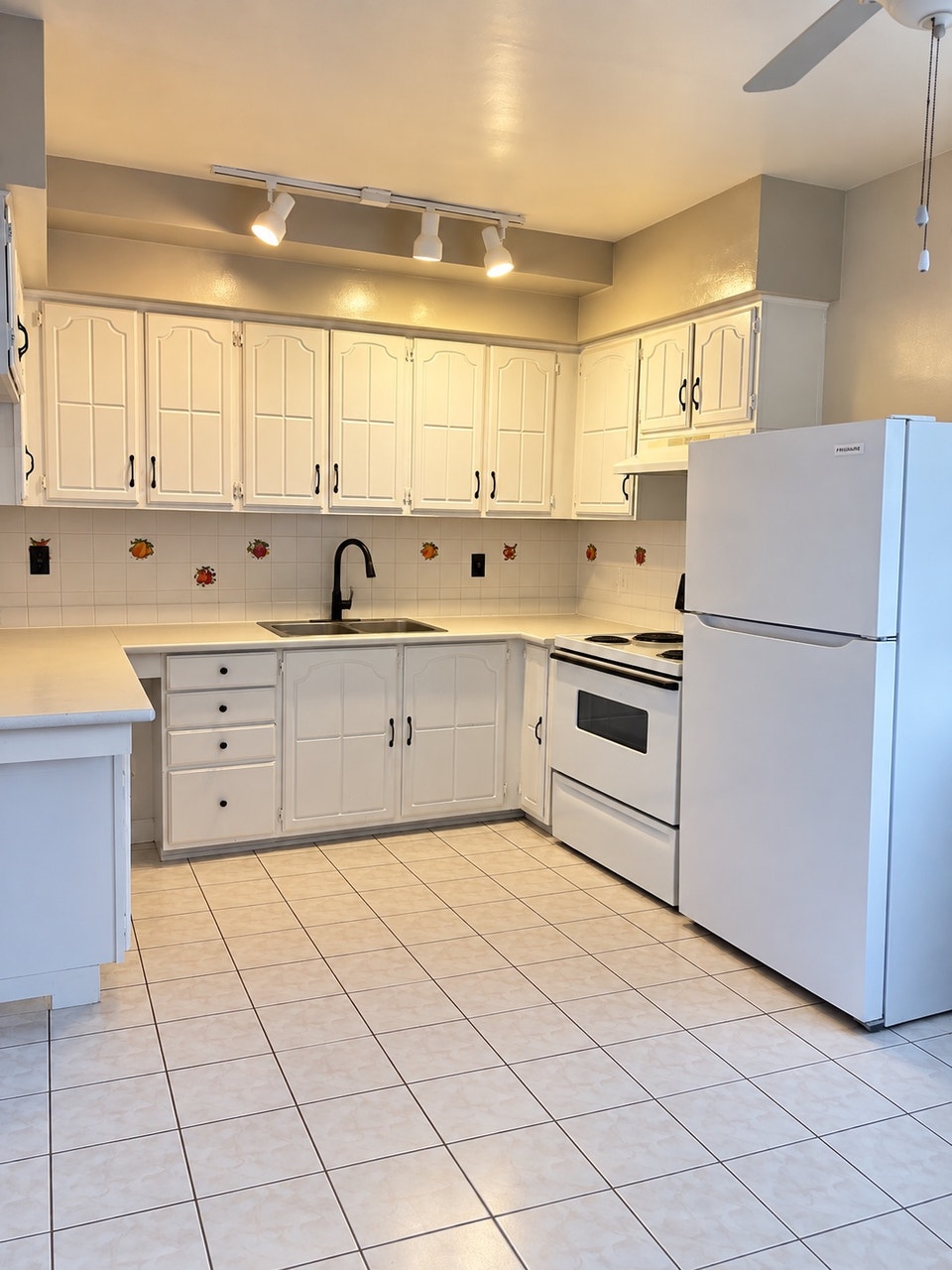 Massive 2-Bedroom Apartment + Private Deck 4