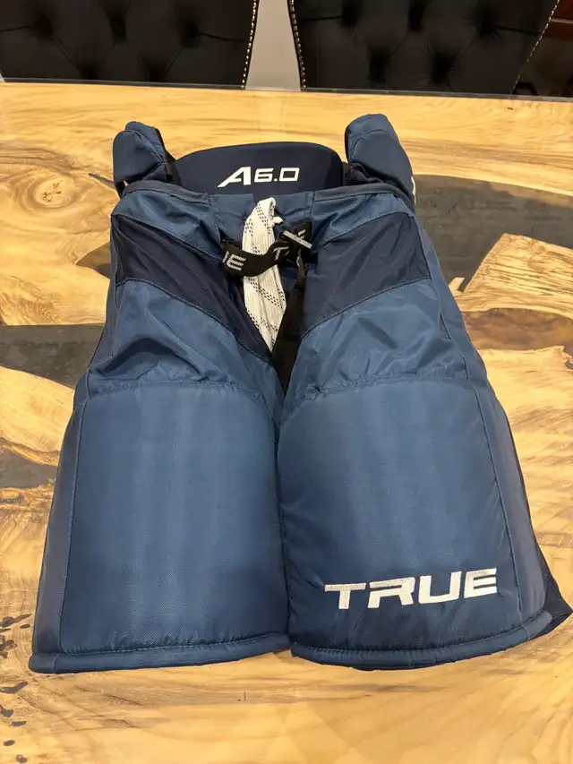 True Hockey pants  in Hockey in Markham / York Region - Image 2
