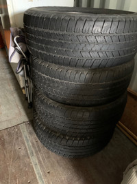 275/55/20 Goodyear wrangler SRA tires 
