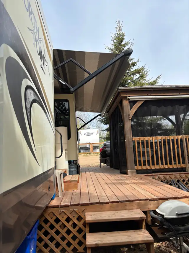 Rare front living room: 2019 Jayco North Point in Travel Trailers & Campers in Red Deer - Image 9