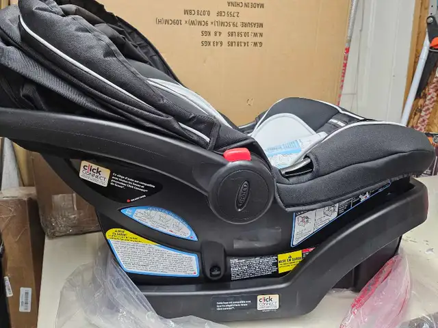 Graco SnugRide 35 Infant Car Seat in Strollers, Carriers & Car Seats in Mississauga / Peel Region - Image 8