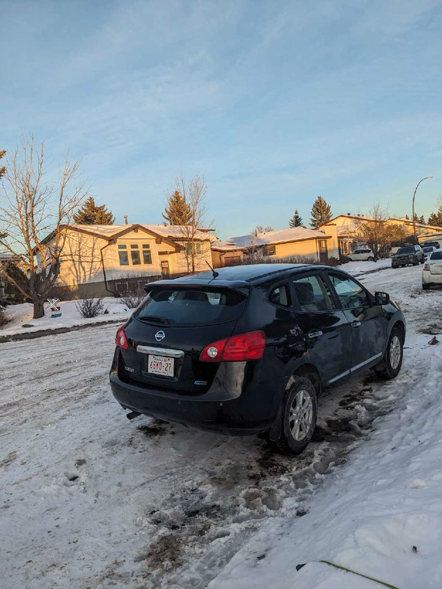 Nissan Rogue 2012 in Cars & Trucks in Calgary - Image 2