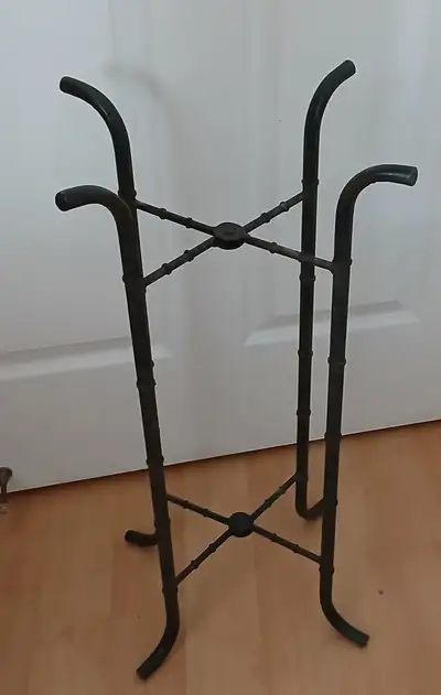 The iron plant is 20 inches tall and 7.5 inches by 6 inches wide inside. I can also offer Red Peace...