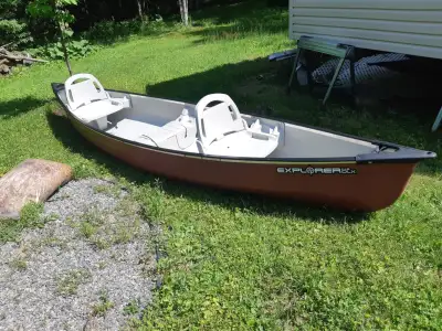 Canot pour 2 personnes Pelican Explorer Deluxe, étain gris/bourgogne, 4,42 m (14,6 pi) Utilise 8 foi...