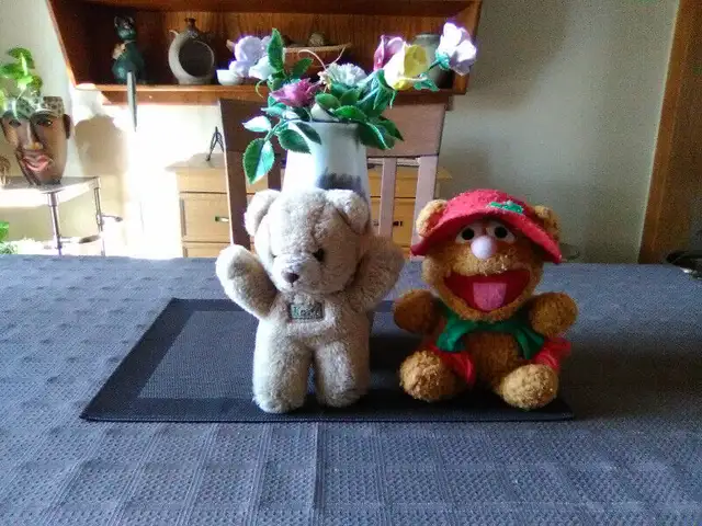 GLGL.   PELUCHE. OURS BABY FOZZIE BEAR.  VINTAGE 1987 in Arts & Collectibles in City of Montréal - Image 6