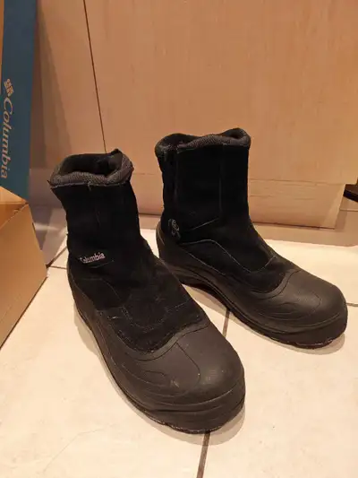 Columbia men's size 10 winter boots (extreme cold), View more