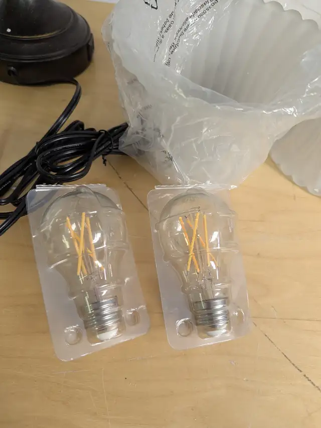 Stripe Glass Touch Lamps Set of 2 with USB Charging, Blossoming in Indoor Lighting & Fans in City of Toronto - Image 3