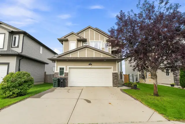 SPRUCE GROVE HOME FOR SALE