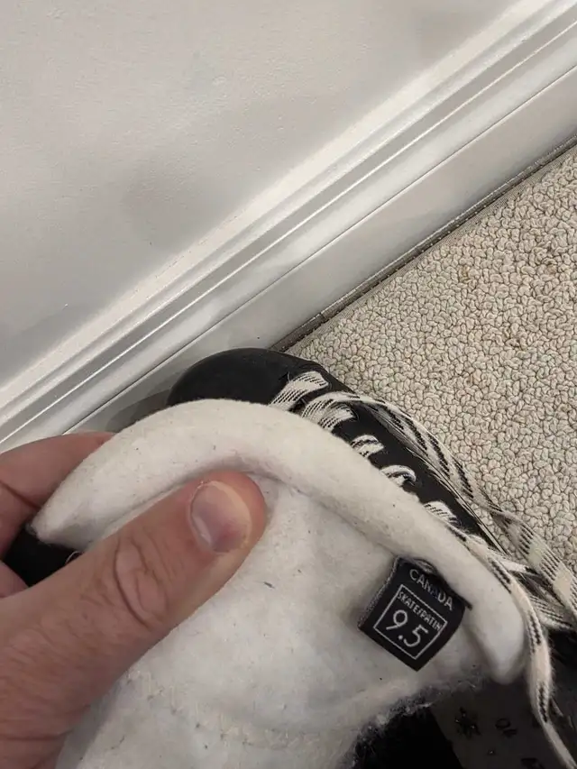 CCM 50K Hockey Skates Size 9.5 in Hockey in City of Toronto - Image 6