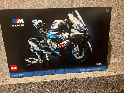 42130 LEGO Technic BMW M 1000 RR Motorcycle, Retired Brand New, View more