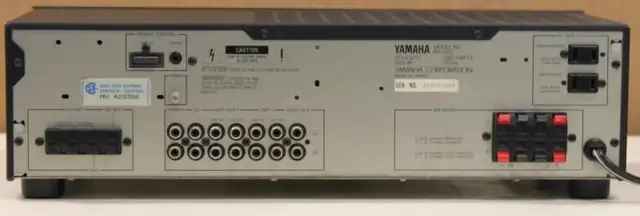 Vintage Yamaha RX 530 Receiver in Stereo Systems & Home Theatre in St. Catharines - Image 4
