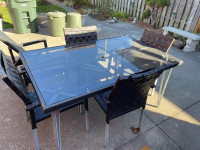 Table/Chairs for sale!