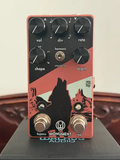 Pédale Walrus Audio Monument Harmonic Tap Tremolo V2 Pedal, View more