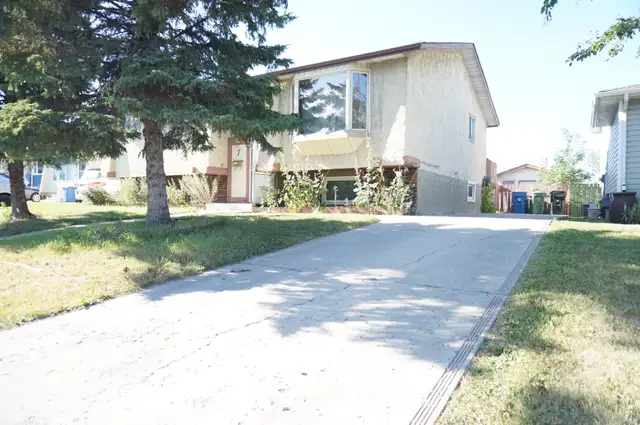 3 Bedroom 1.5 Bath Main Floor - Fonda SE