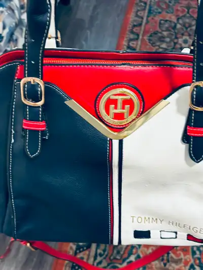 Pre-owned Tommy Hilfiger Handbag, View more