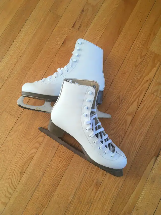 Women’s figure skates in Skates & Blades in Ottawa - Image 2