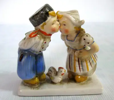 FIGURINE VINTAGE PORCELAINE  JEMA/HOLLAND...LE BAISER//THE KISS, View more