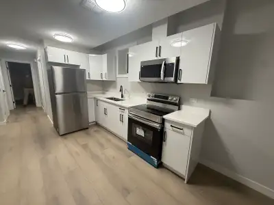 ✨ Bright & Spacious 2 Bedroom Basement Suite – Rosewood Area ✨ This beautiful 2 bedroom basement sui...
