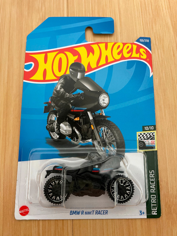 Hot wheels bmw R nineT motorcycle race bike black or white in Toys & Games in Markham / York Region - Image 2