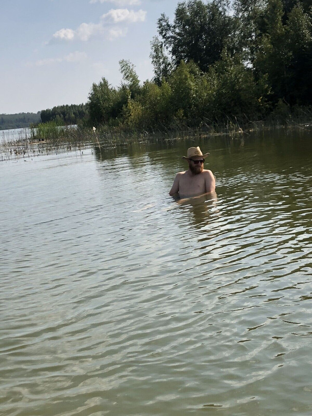 RV Lake lot rental Floating Stone Lake (FUEL SAVE) in Alberta - Image 4