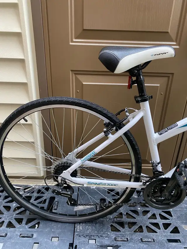 HYPER Fitnessbike SPINFIT 700C bike. Aluminum. New in Road in Markham / York Region - Image 3