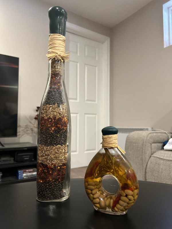 Decorative Grain, Seed, Spice &amp; Oil Filled Bottles dans Décoration intérieure et accessoires  à Ville de Montréal