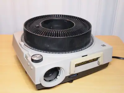 Projecteur de didapositives Kodak Ektagraphic AF-2, View more