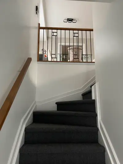 Beau 2 chambres et un bureau, rénové et tout meublé!