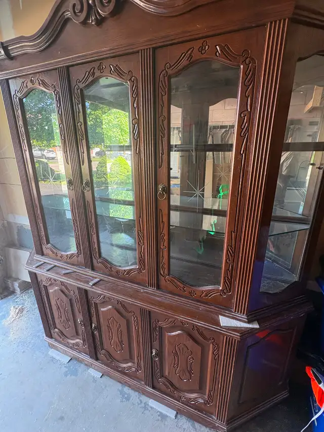 Wooden Cabinet/Hutch in Hutches & Display Cabinets in Mississauga / Peel Region - Image 3