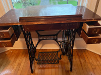 Singer sewing table 