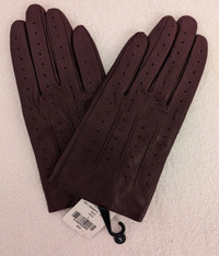 BRAND NEW, NEVER WORN. Women's Leather Gloves, Danier Brand