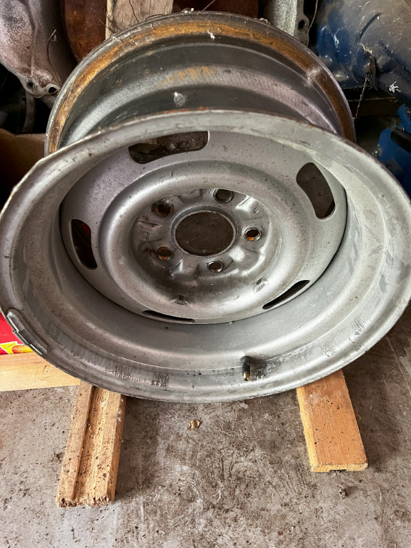 1969 corvette steel rally wheel, 1 only in Tires & Rims in Leamington