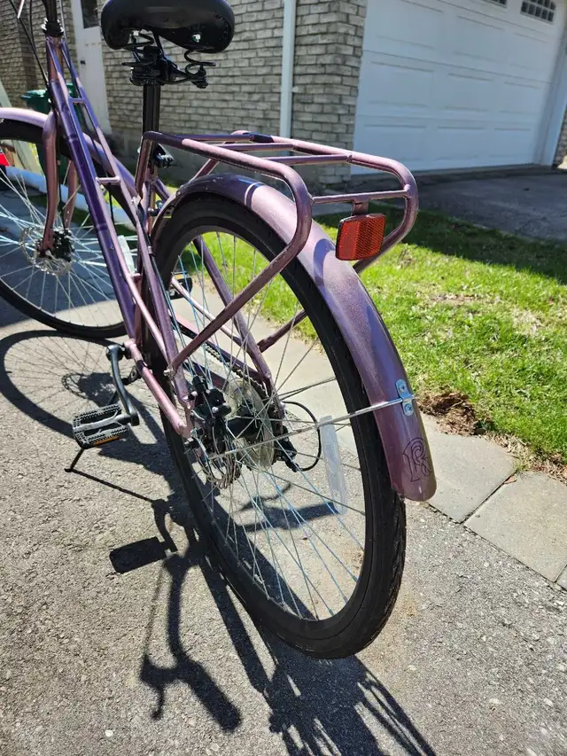 24 inch wheel City Bike in Road in Markham / York Region - Image 4