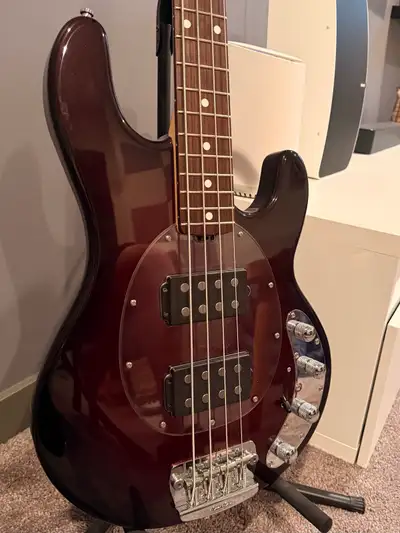 2004 Ernie Ball Music Man StingRay – Rare Like new!!!, View more