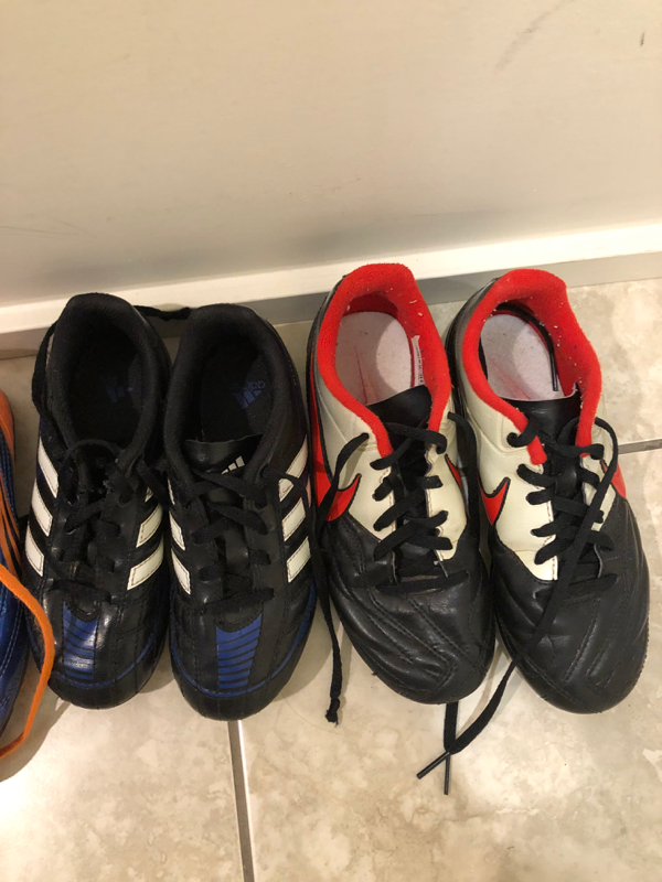 Various pairs (Sizes) of Soccer & Golf Shoes, Youth in Soccer in City of Toronto - Image 5
