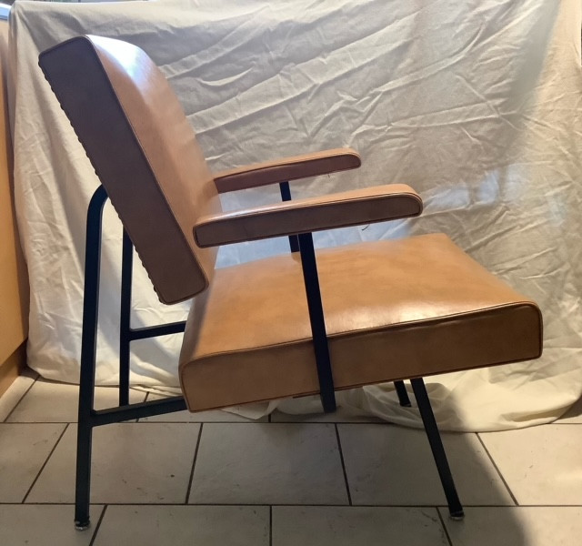 Refurbished 1960s STEELCASE Office Chair in Chairs & Recliners in Edmonton - Image 2