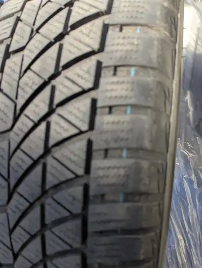 I have a single tire for sale and it's like new. I got the tire for a replacement since I had a flat...