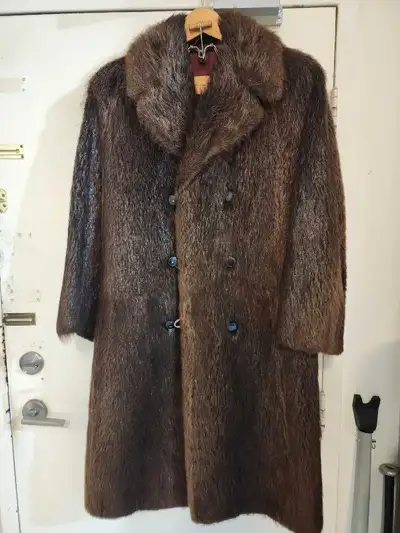 Men's/ womans medium beaver fur coat new condition, View more