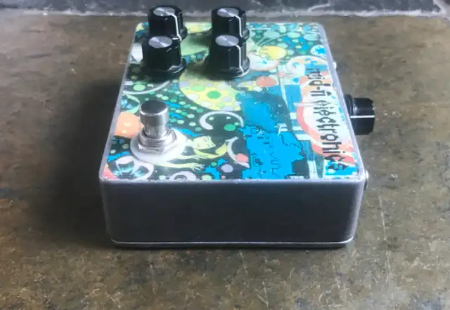 Mid-Fi Electronics Pedal in Amps & Pedals in Calgary - Image 4