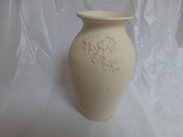 Vase fleurs ceramique poterie porcelaine gres faience decoration dans Art et objets de collection  à Longueuil/Rive Sud
