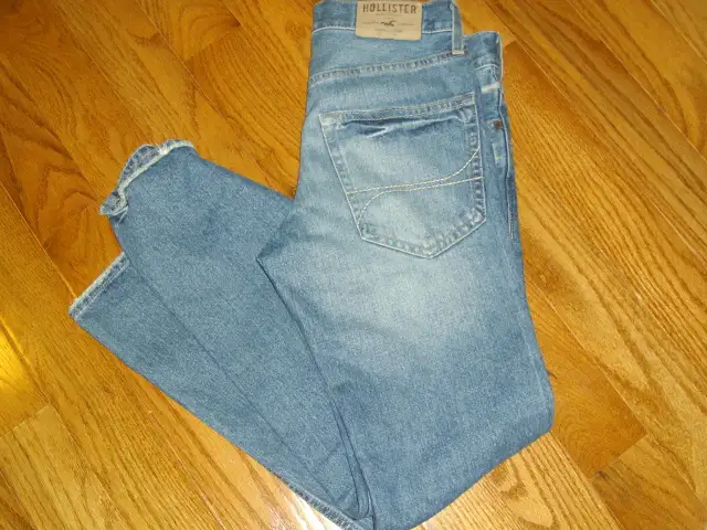 Gap, Esprit, Hollister, Aeropostale Old navy  chinos pants in Men's in Markham / York Region - Image 3