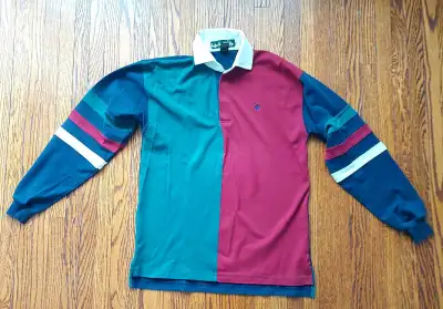 Buyer to pick up in Etobicoke or can ship out anywhere. Comes from a smoke and pet free home. Size S...