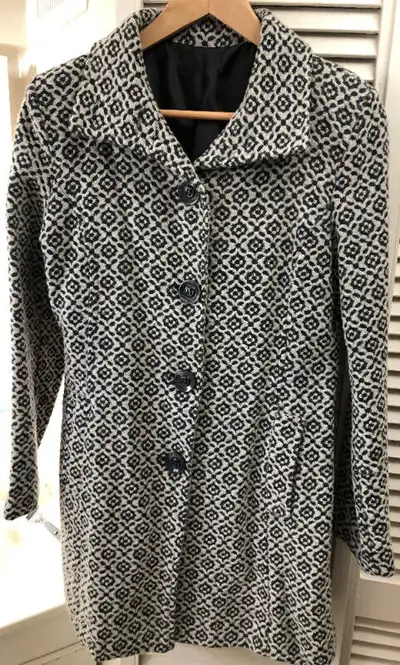 - size S - tag removed, brand unknown - good condition - available most weekdays 8 AM - 4 PM near We...