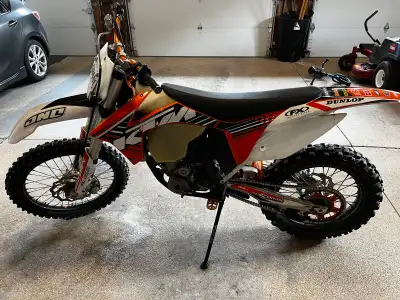 Fully serviced before being put on the stand in the garage for the winter. New battery, too. $3000 o...