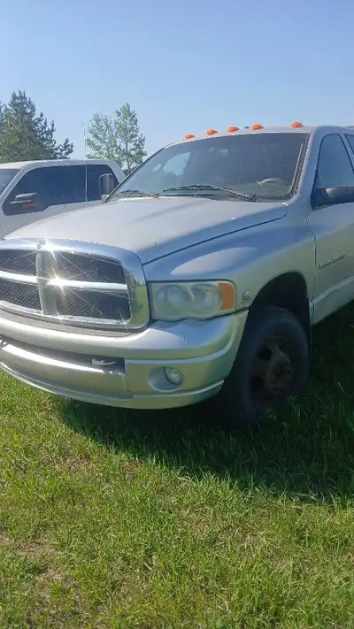 MECHANIC SPECIAL!! Selling my 2003 dodge ram 5.9 cummins motor problem thinking its a cylinder gone...