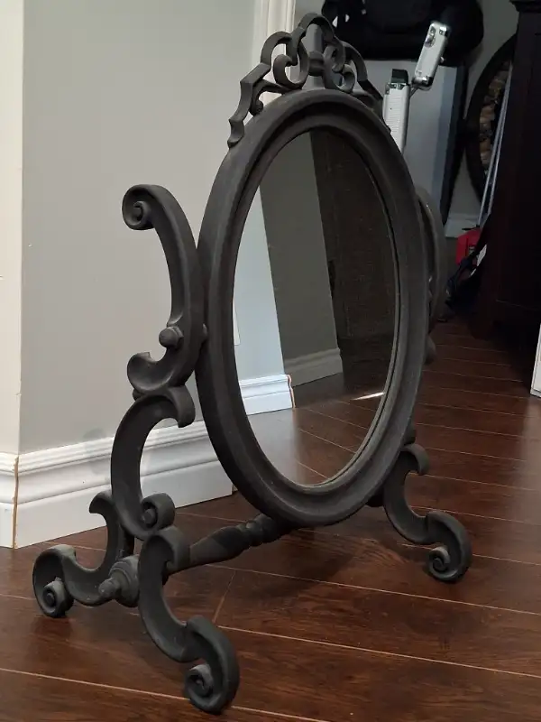 Vanity mirror in Home Décor & Accents in Ottawa - Image 2