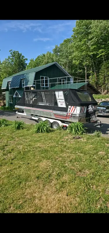 Bateau Admiral 265 , 2 étage toit campeur complet neuf sur les deux étages , intérieur neuf , moteur...