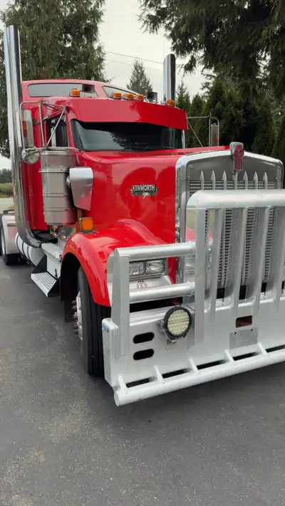 2003 Kenworth W900 is equipped with a CAT C16 engine serial number start 7cz that has been completel...