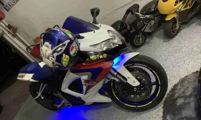 Supper clean stretched slammed and tuned Gixxer with 40,000k must see to really appreciate this gorg...