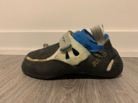 Climbing shoes: Butora Acro blue (narrow fit) 